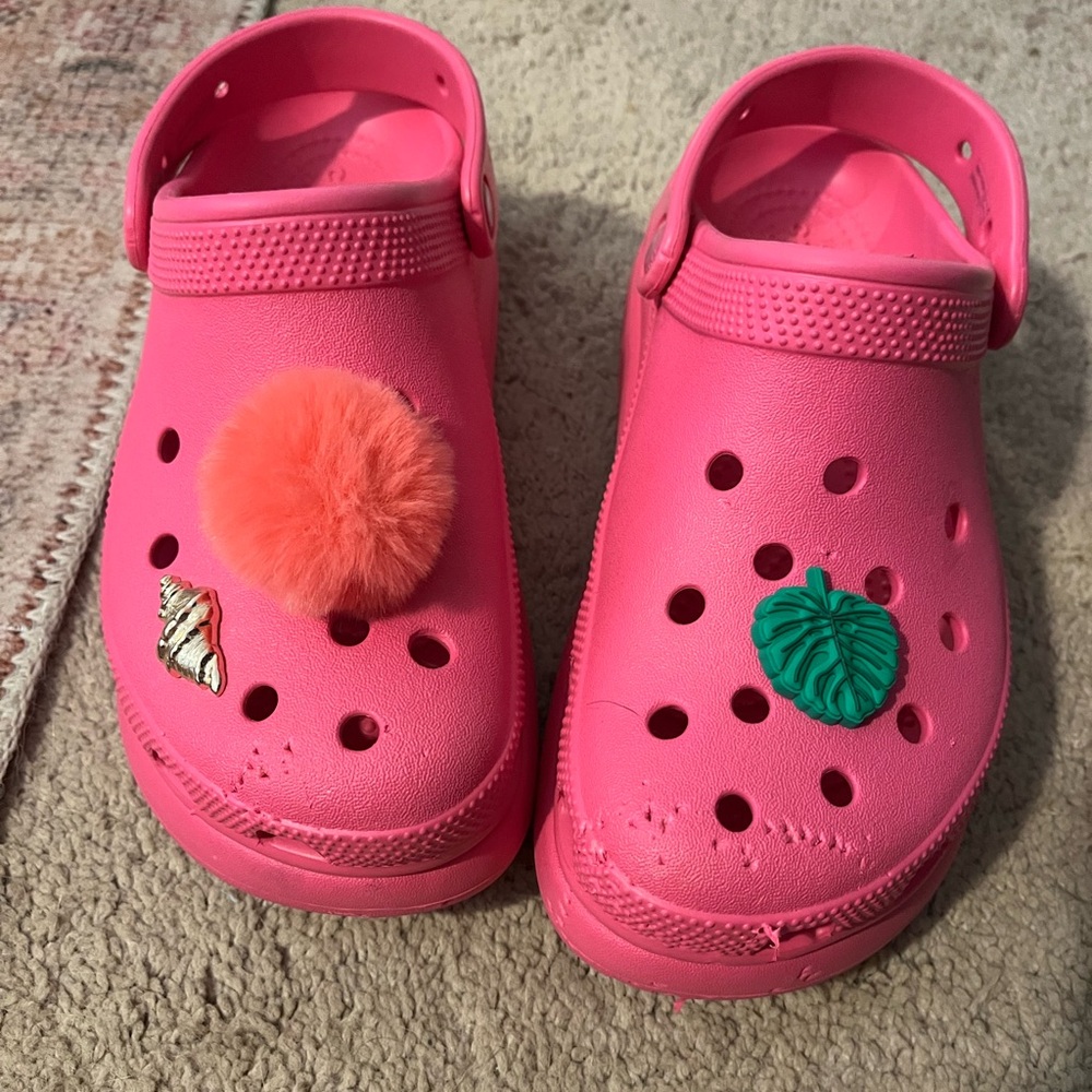 Crocs mega crush hot pink sandals sz 6